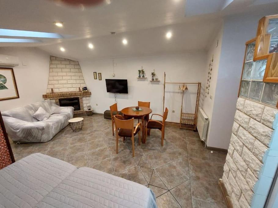 Ferienwohnung La Buhardilla. Aparcamiento Exterior Privado Teruel Exterior foto